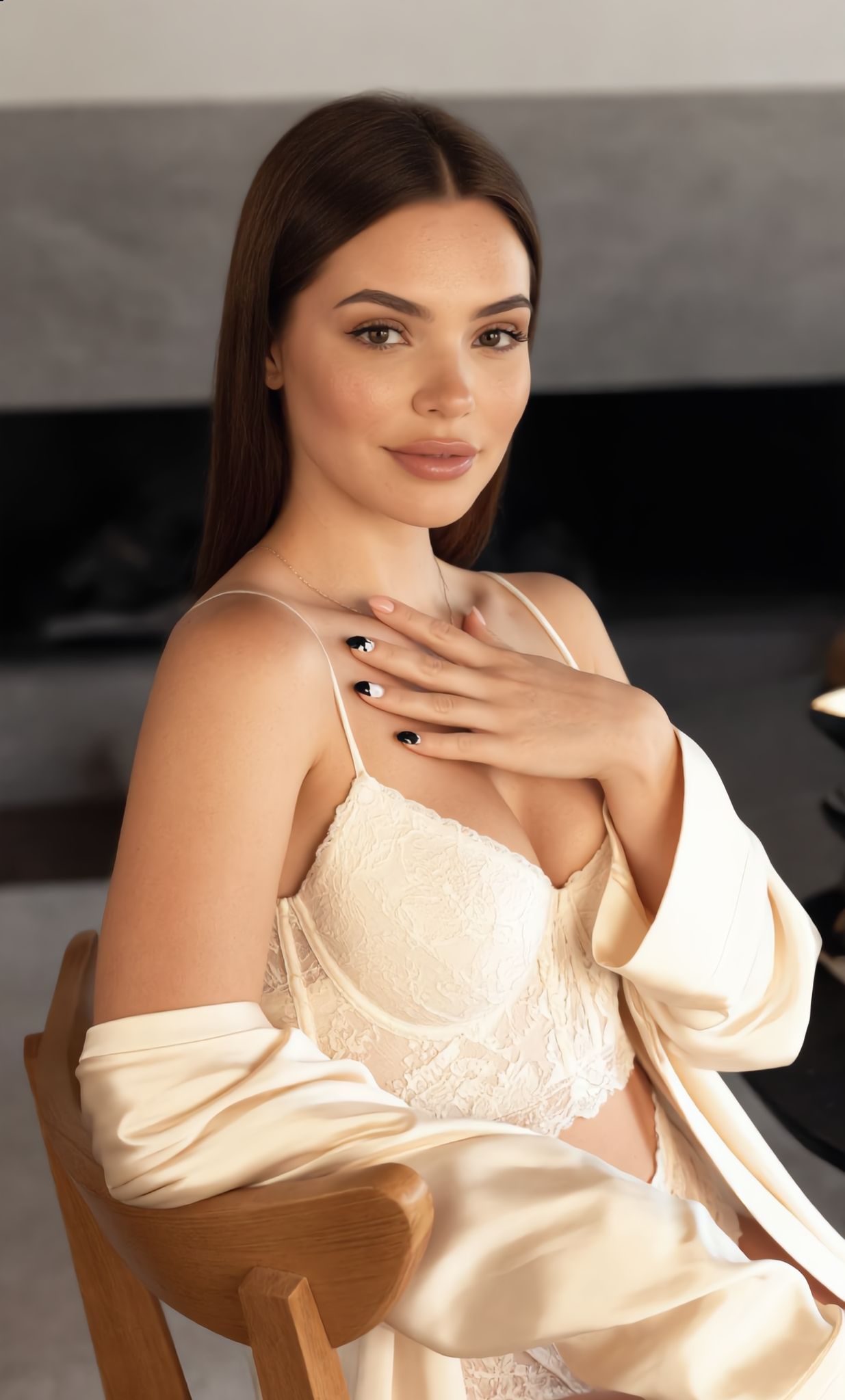 Escort - ALMA - Ibiza Tops